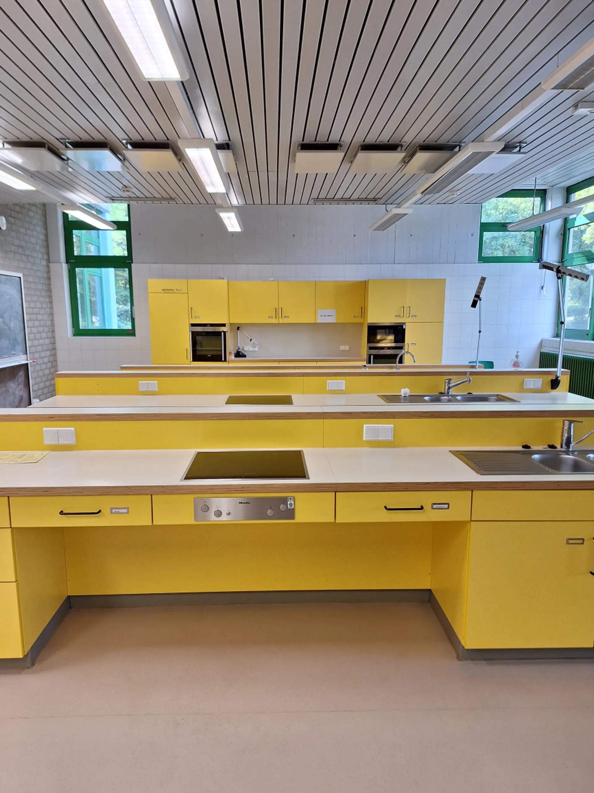 Kochfelder in der Schulküche