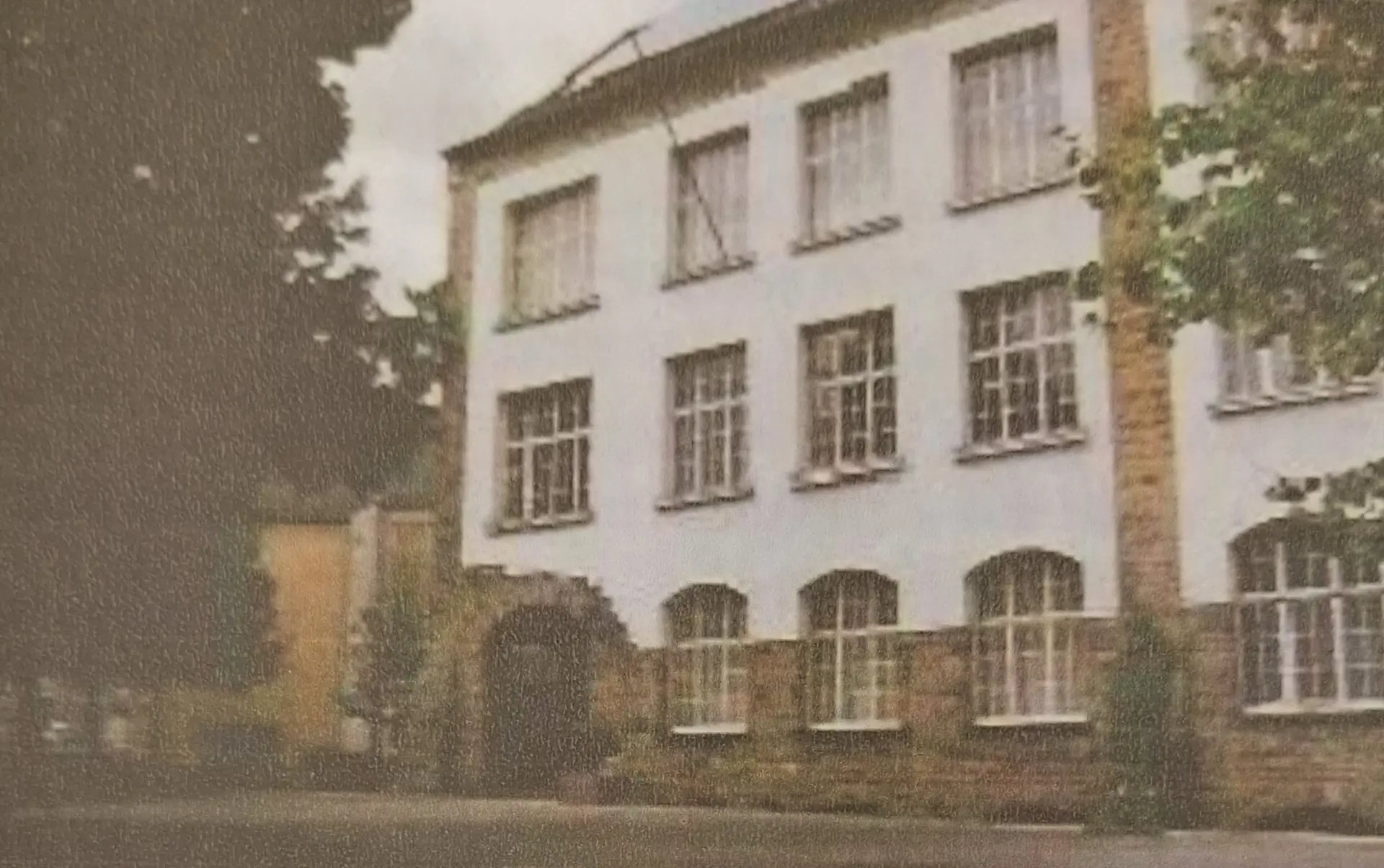 Schulgebäude in der Reumontstraße