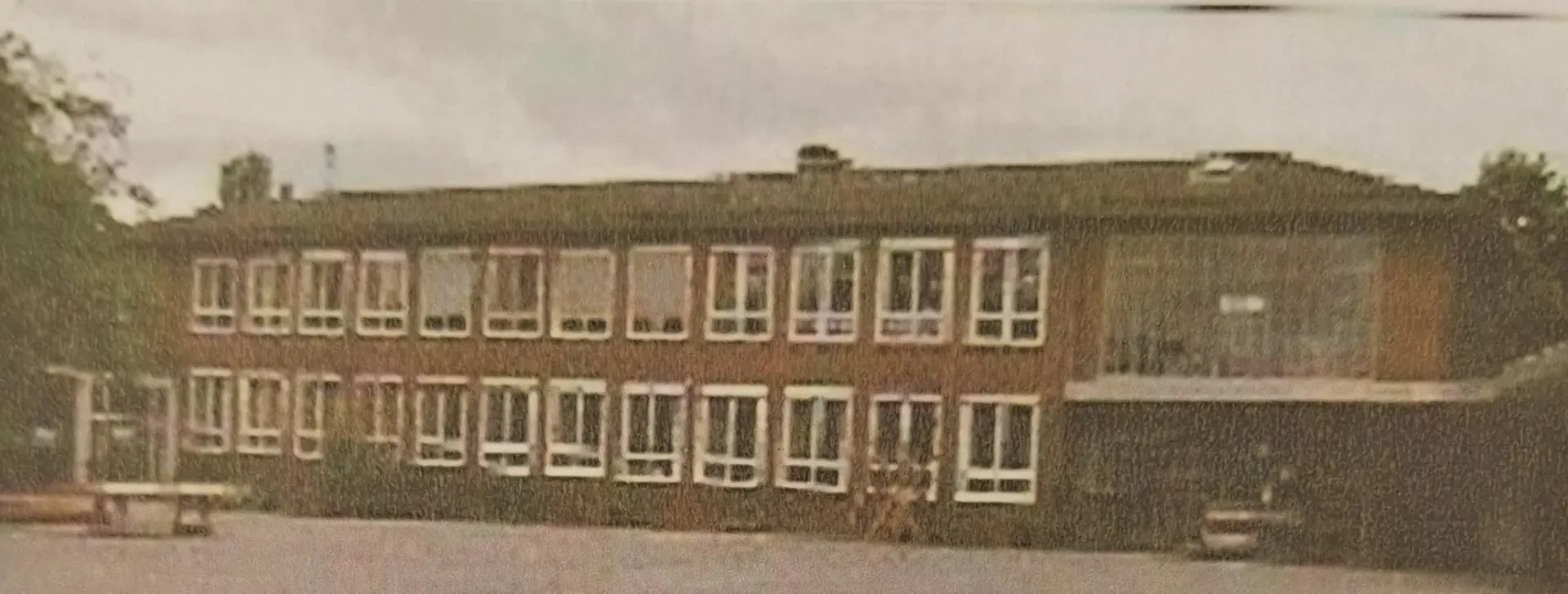 Schulgebäude in der Grundschule Am Höfling