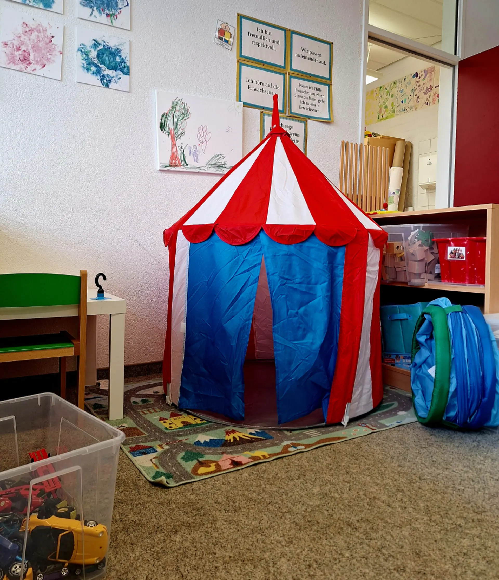 Bau uns Leseecke mit Zelt der OGS