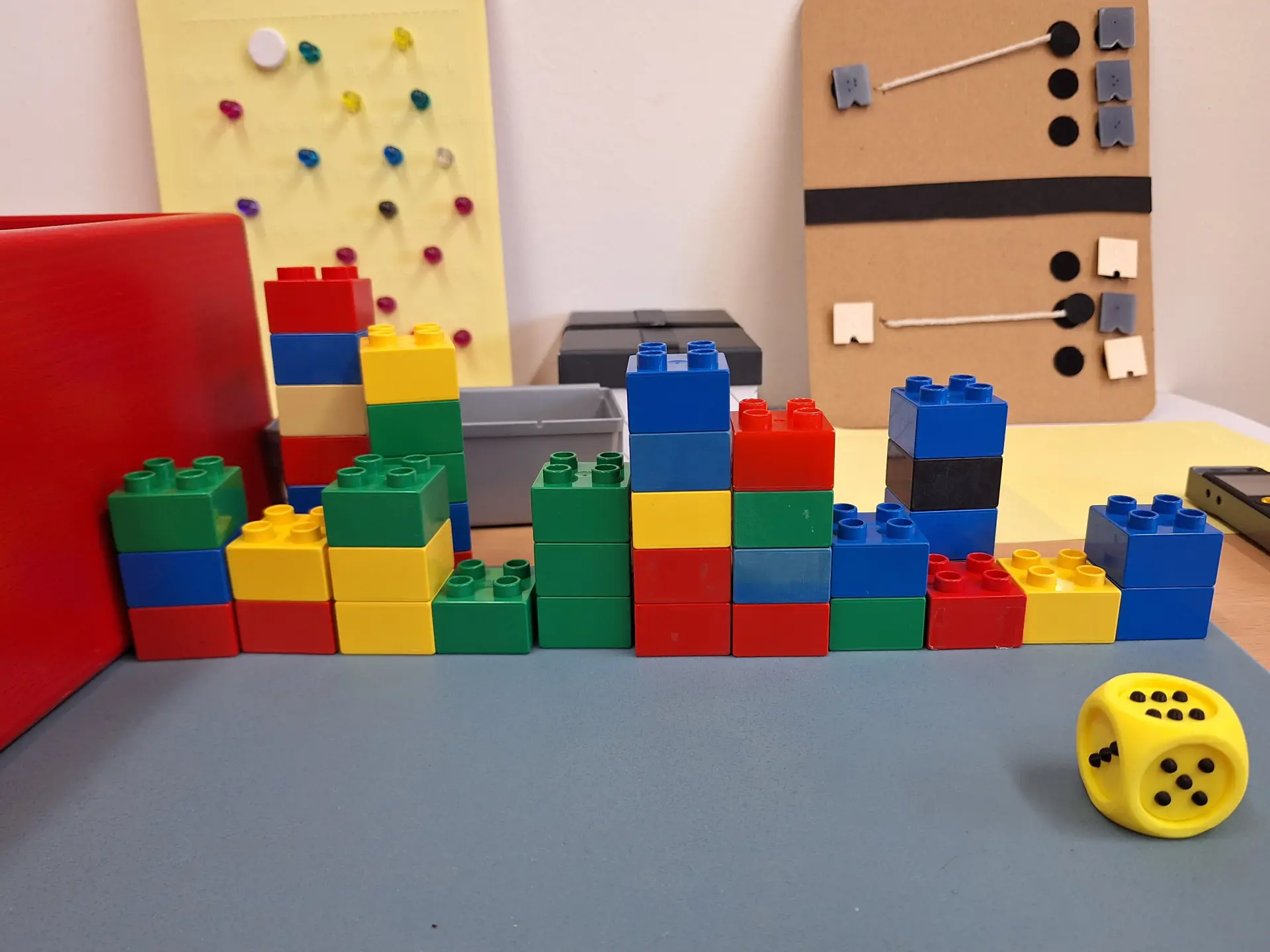 Mathematik in der Primarstufe: Bauklötze als Hilfsmittel